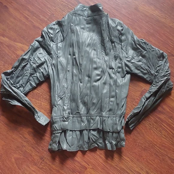 Dollhouse jacket - Picture 7 of 8